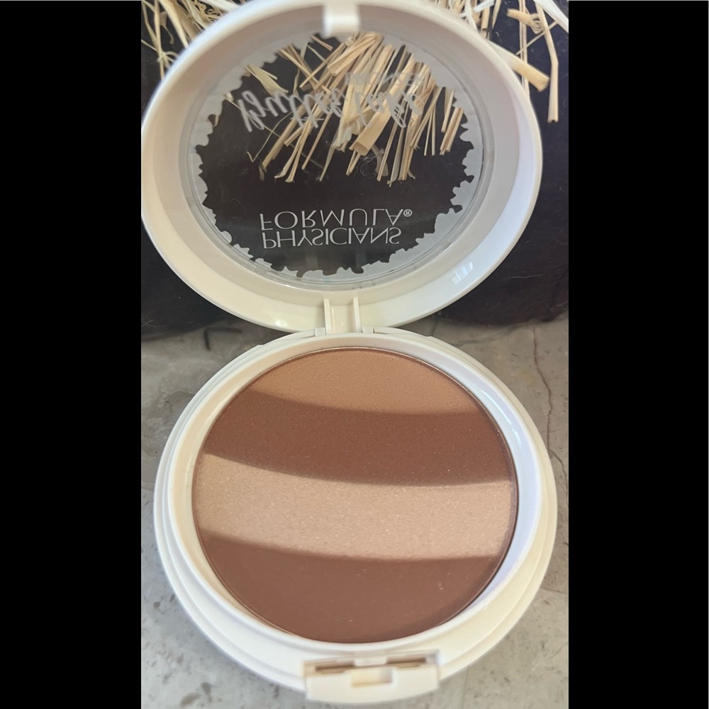 BRAND NEW PHYSICIANS FORMULA BUTTER CAKE BRONZER - Picture 2 of 3